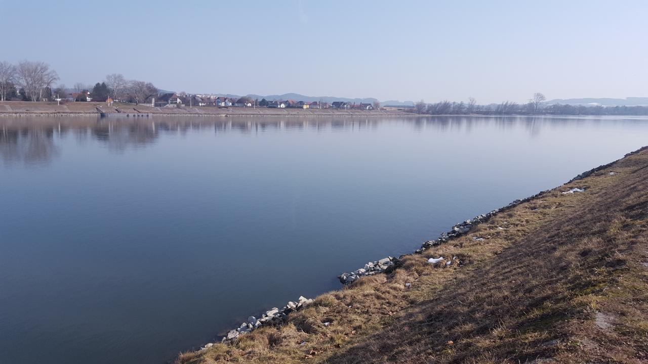 Gasthof Kaiser Ybbs an der Donau Bagian luar foto